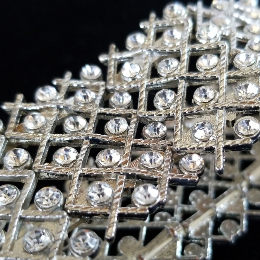 Vintage Clear Rhinestone Silver Tone Metal Stretch Metal Cuff Bracelet - Picture 10 of 12